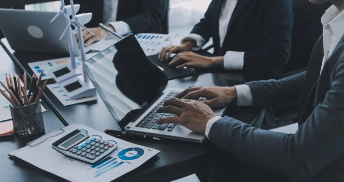 اهمیت استفاده از خدمات حسابداری حرفه ای در همدان